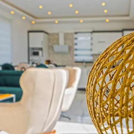 Ortac 3 Doga Icerisinde, Korunakli Villa Kaş