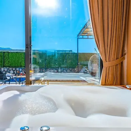 Ortac 3 Doga Icerisinde, Korunakli Villa