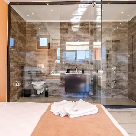 Ortac 3 Doga Icerisinde, Korunakli Villa Kaş