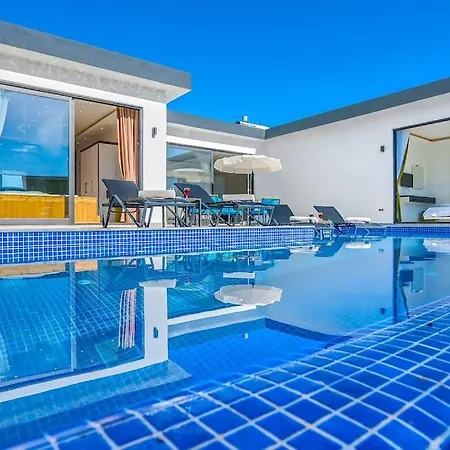 Ortac 3 Doga Icerisinde, Korunakli Каш