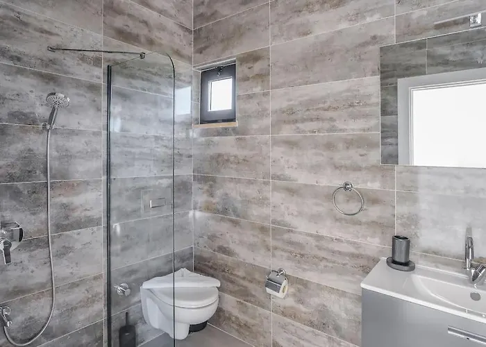 Ortac 3 Doga Icerisinde, Korunakli Вилла