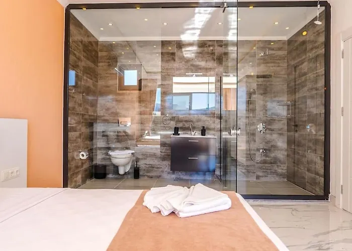 Ortac 3 Doga Icerisinde, Korunakli Вилла Каш